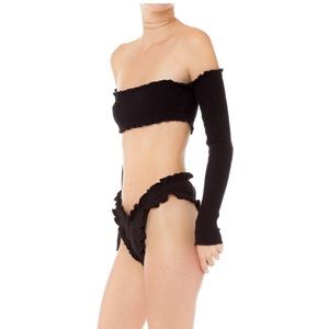 Are you am I Tiiu top